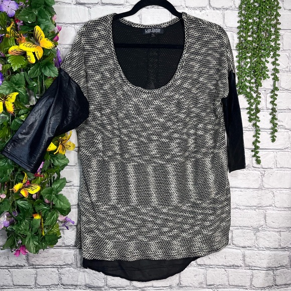 ¥💙2/$40💙Lady Dutch High Society Quarter Sleeve Detailed Top Size Small - Picture 1 of 16